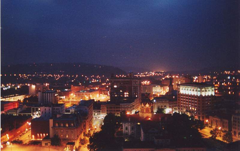 800px-downtown_binghamton_at_night
